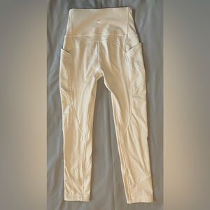 Lululemon white size 2 leggings.